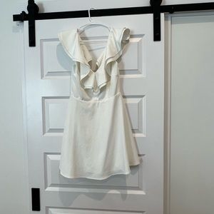 Lulu’s white dress